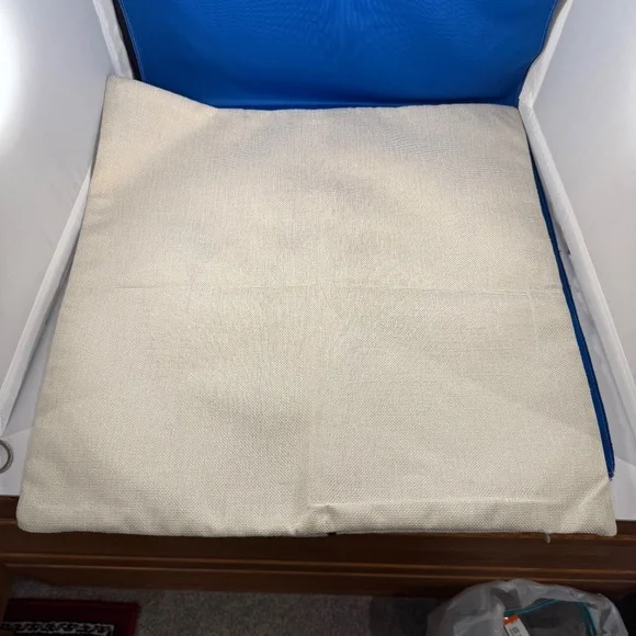 Set Of 4 New 17" Beautiful Beige Linen Flowers Decorative Pillow Covers - Picture 6 of 6